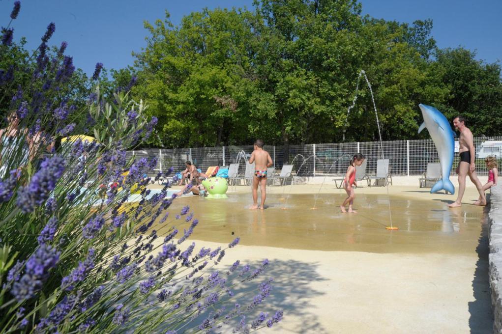Camping Domaine De Chaussy Lagorce  Ngoại thất bức ảnh